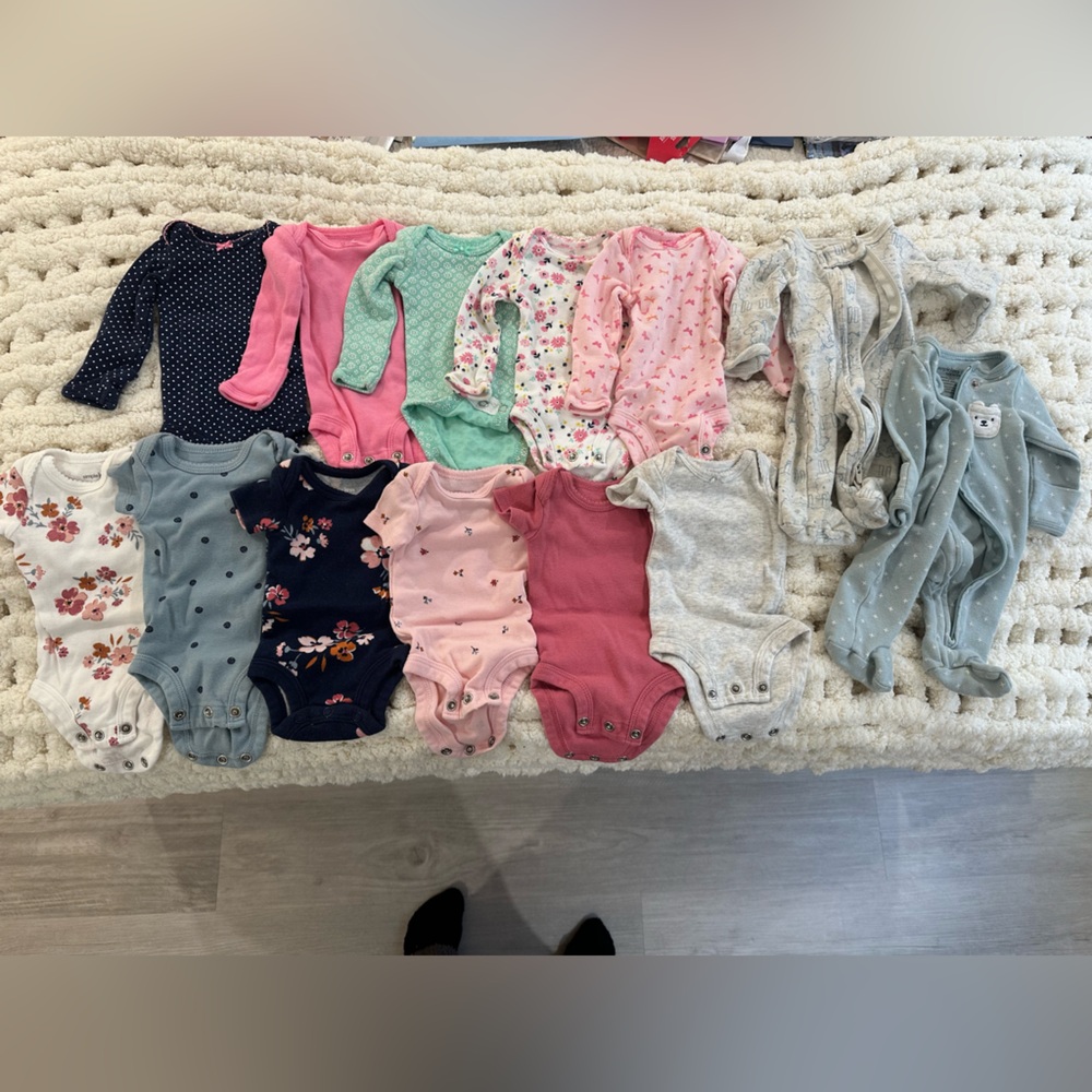 |Carter’s| 12 Onesies!